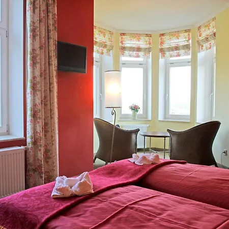 Wellness-pension Altes Kurhaus Luckendorf Ξενοδοχείο