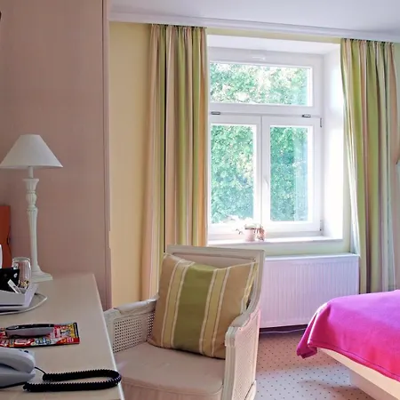 Ξενοδοχείο Wellness-pension Altes Kurhaus Luckendorf 4*