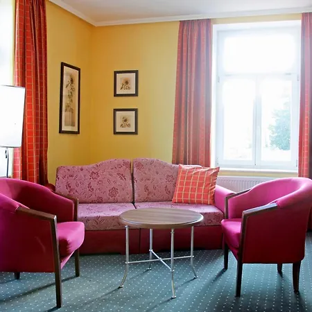Wellness-pension Altes Kurhaus Luckendorf Ξενοδοχείο 4*